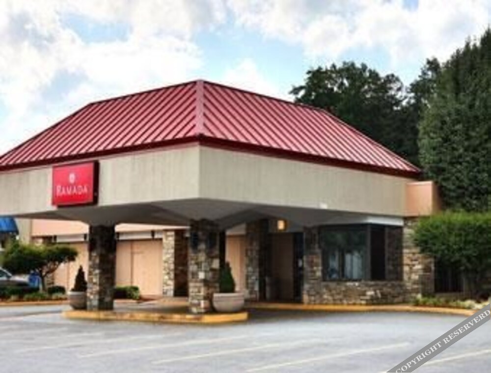 Ramada by Wyndham Asheville Biltmore West - photo 2