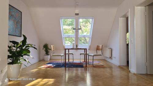 Modernes Apartment mit 3 Zimmern — 4-Star Luxury Hotel in Karlsruhe, Germany