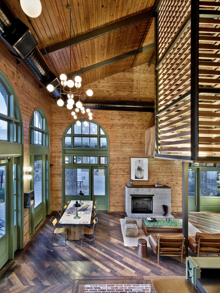 Cavalry Court by Valencia Hotel Collection - photo 2