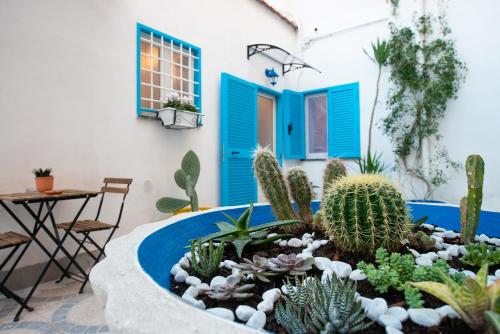 Light Blue Apartment in the middle of everything — 4-Star Luxury Hotel in Torre Annunziata, Italy