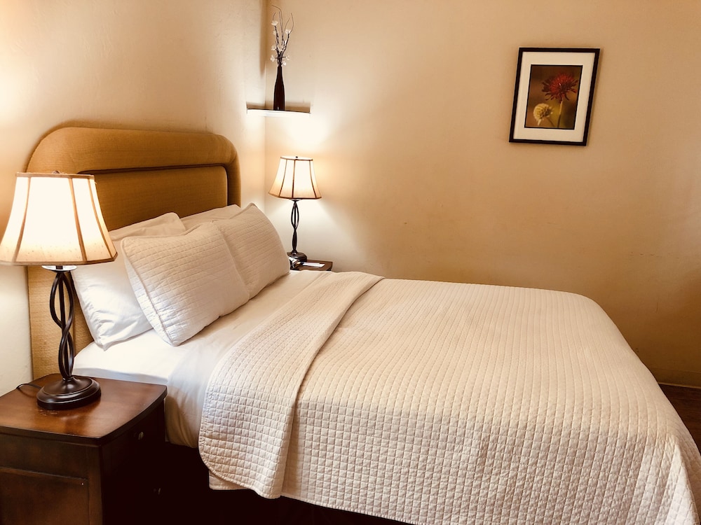 Carmel Resort Inn - photo 18