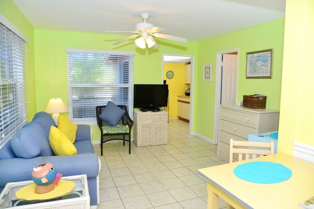 The Palmview and Sandpiper Inns - photo 60