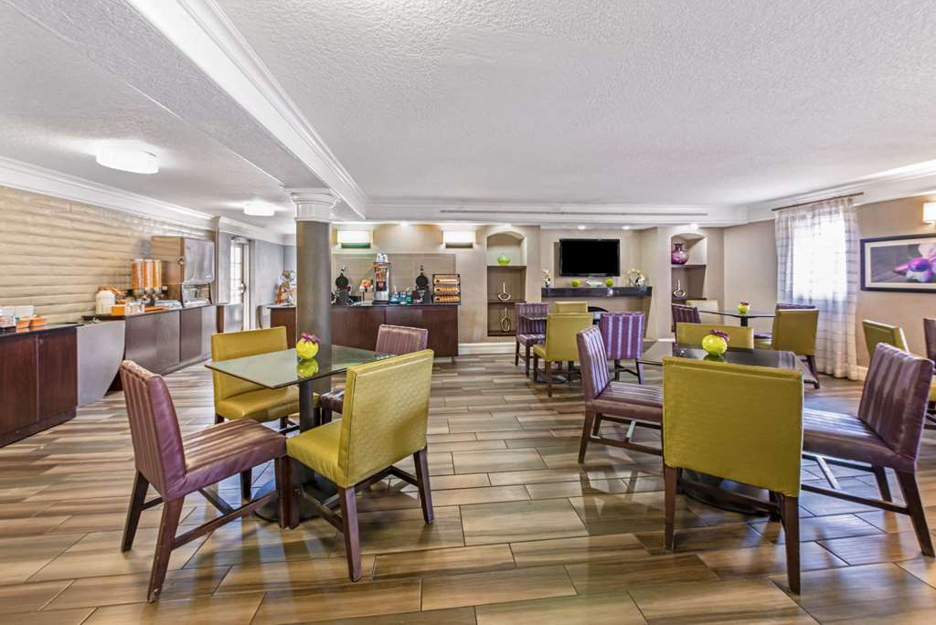 La Quinta Inn by Wyndham Miami Airport North - photo 26