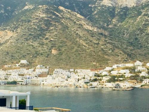 House in Kamares Sifnos — 4-Star Luxury Hotel in Kamarai, Greece