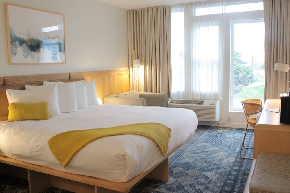 SaltLine Hotel - photo 32