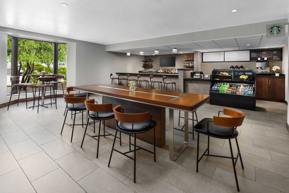 Courtyard by Marriott Manchester Boston Regional Airport - photo 36