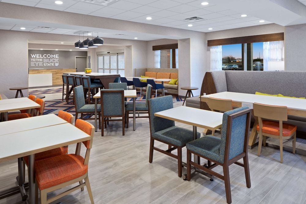Hampton Inn Circleville - photo 35