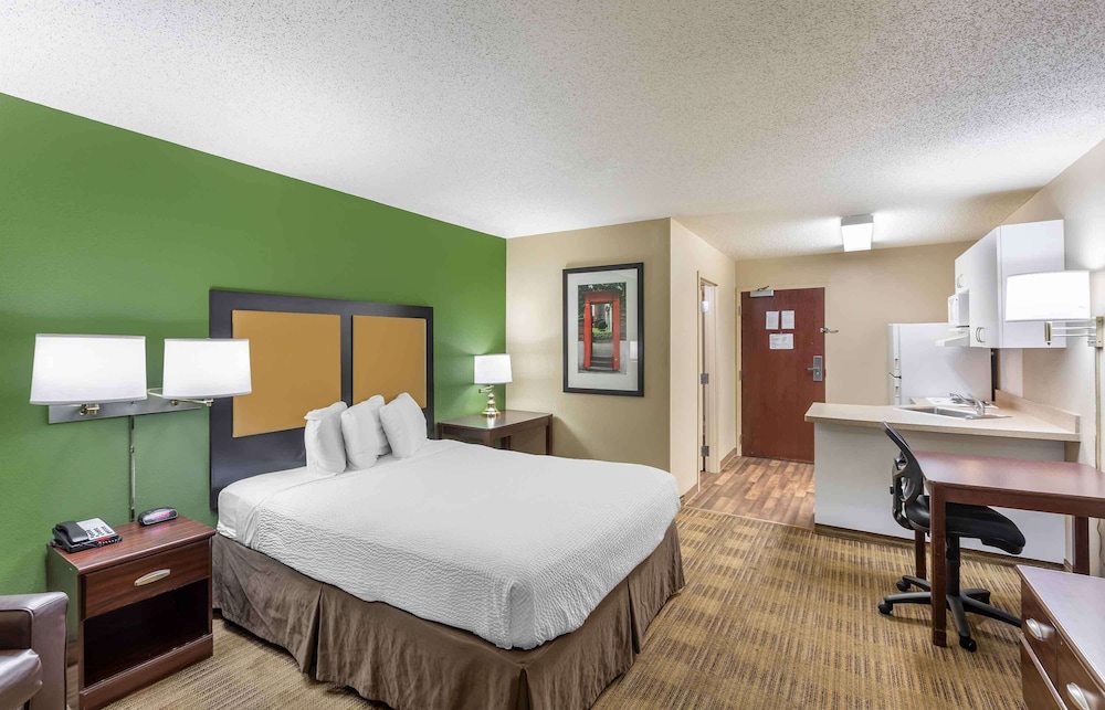 Extended Stay America Select Suites Milwaukee Wauwatosa - photo 6
