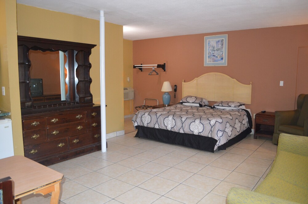 Tarpon Inn - photo 29