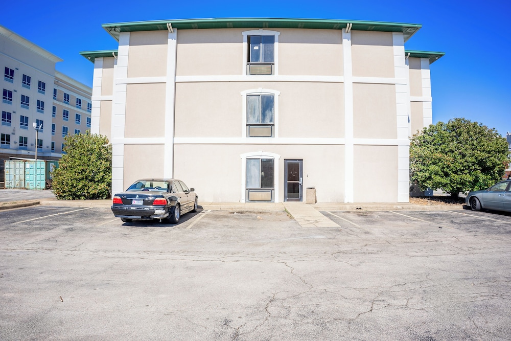 Ark Suites By Oyo Jonesboro I 555 - photo 86
