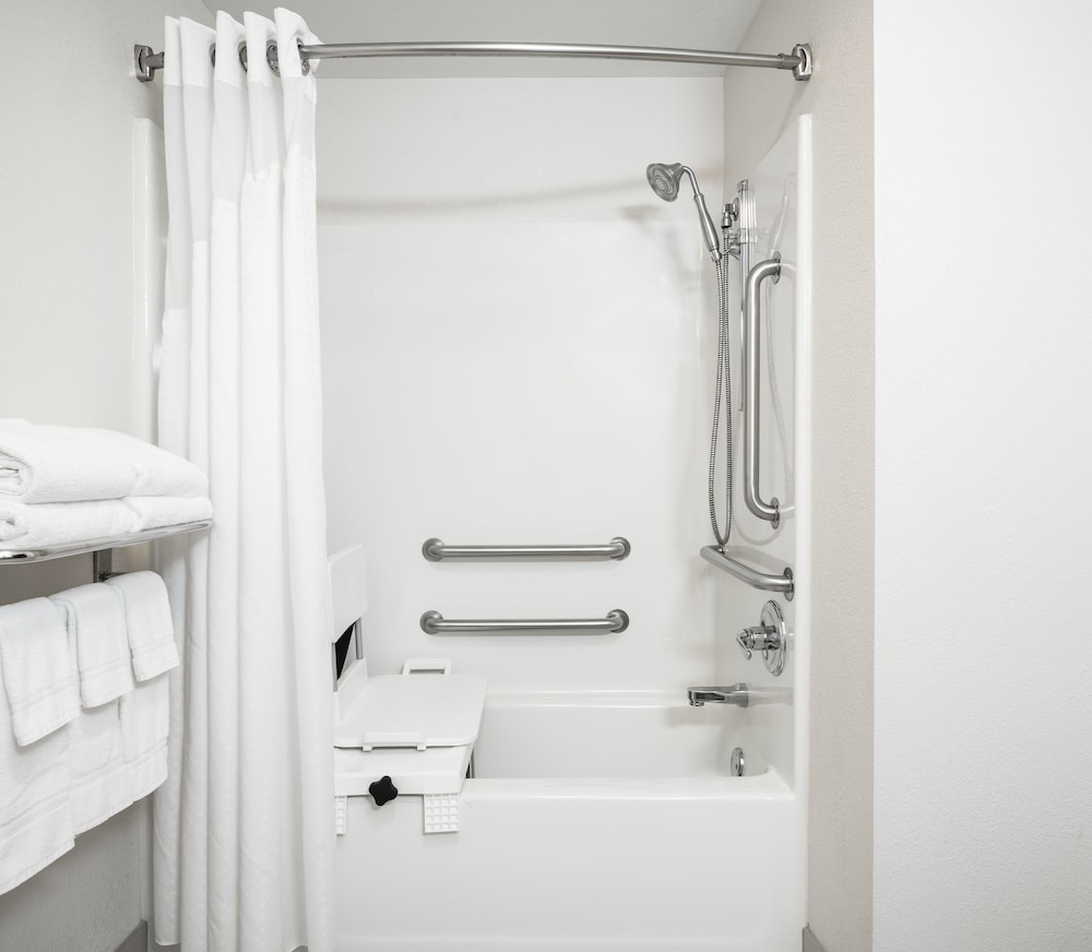 Holiday Inn Express Hotel & Suites Clinton by IHG - photo 12
