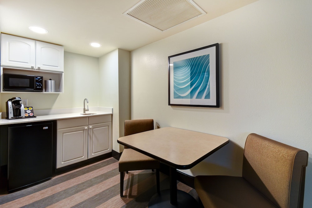 Holiday Inn Allentown Bethlehem - photo 7