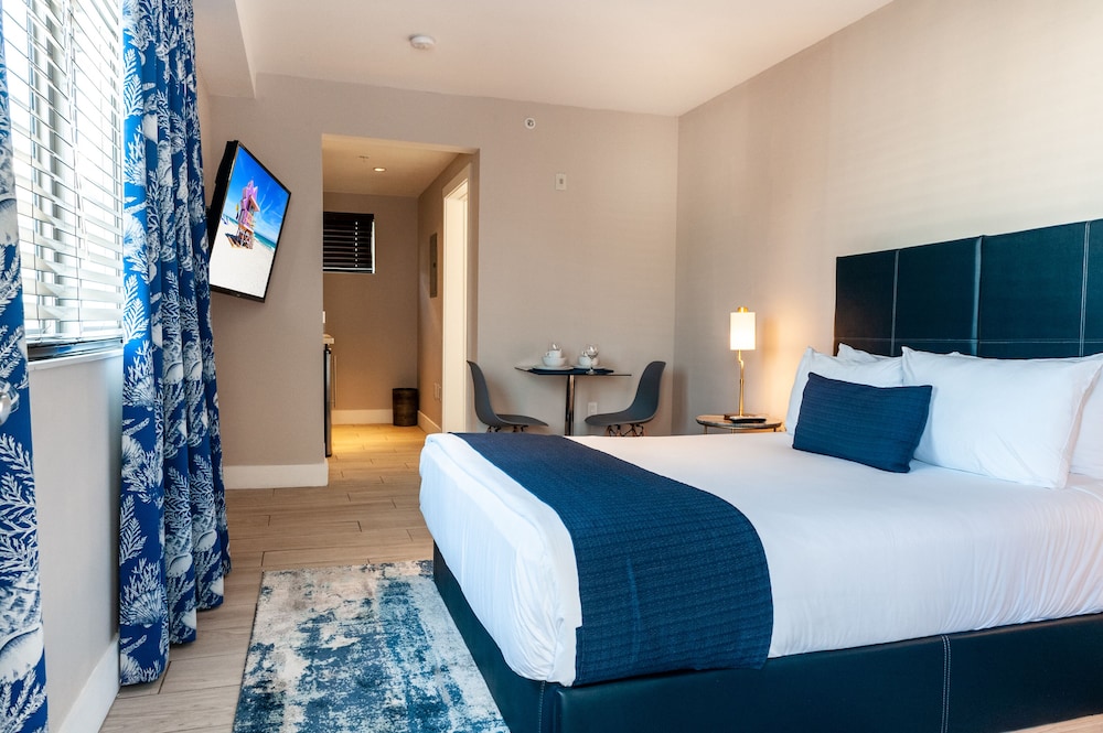 Waterside Hotel and Suites - photo 8