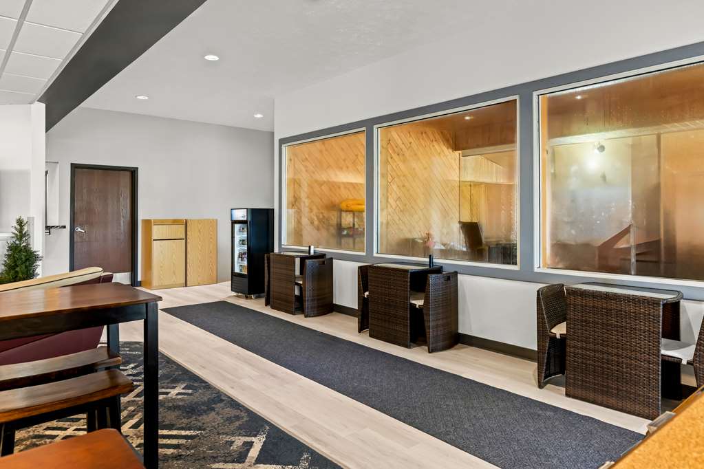Americas Best Value Inn Tahquamenon Country - photo 28