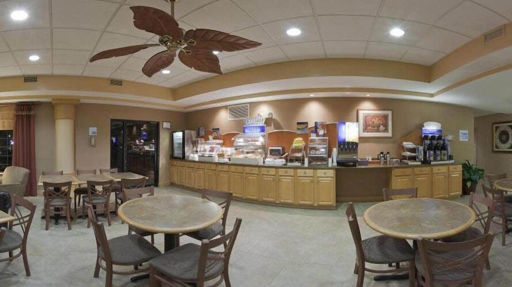Holiday Inn Express Clermont by IHG - photo 22
