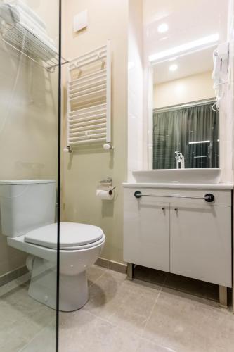 Luxury 3 BR apartment by Freedom square City Center