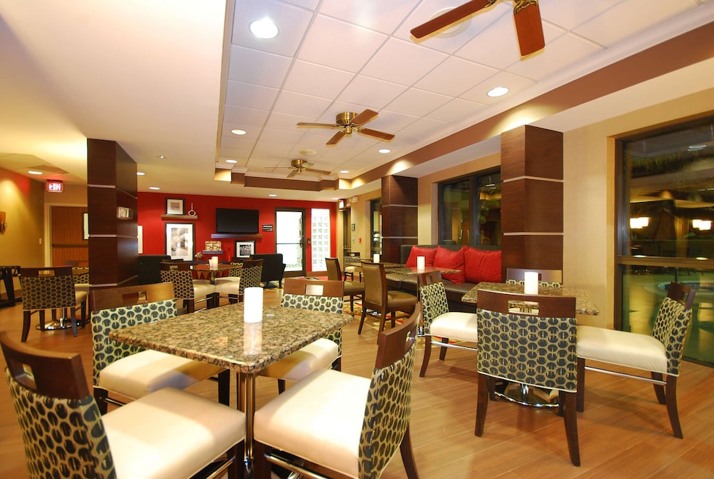 Hampton Inn Fort Myers Airport & I 75 - photo 38