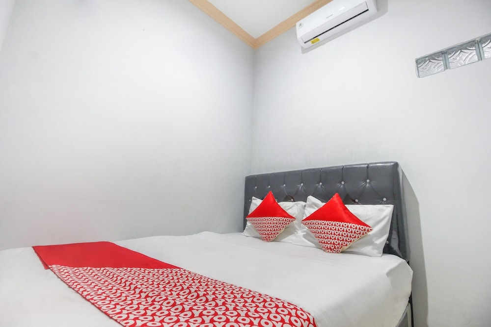 OYO 3399 Gea Guest HouseNearGramedia Mall — hotel near Sultan Mahmud Badaruddin II Airport