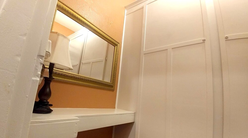 Historic Whiting Hotel Suites - photo 9