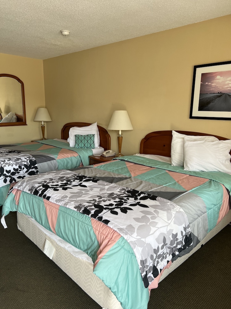 Ambassador Inn And Suites - photo 5