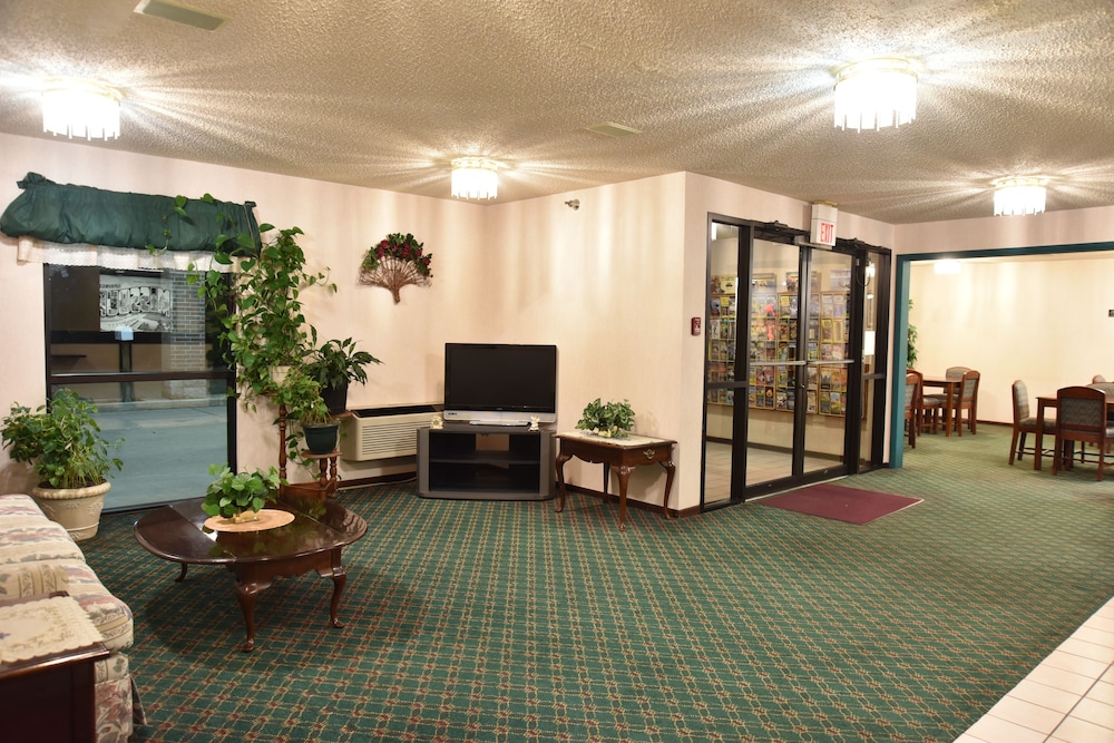 Super 8 by Wyndham Springfield Battlefield - photo 18
