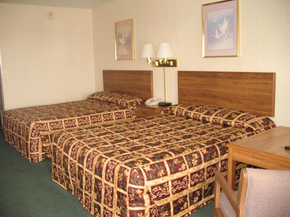 Great Lakes Inn - photo 11