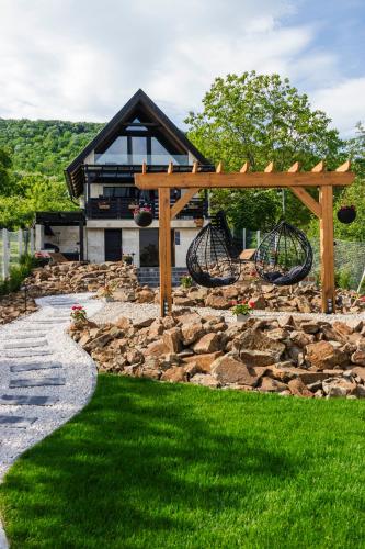 Woodpecker — 4-Star Luxury Hotel in Nagymaros, Hungary