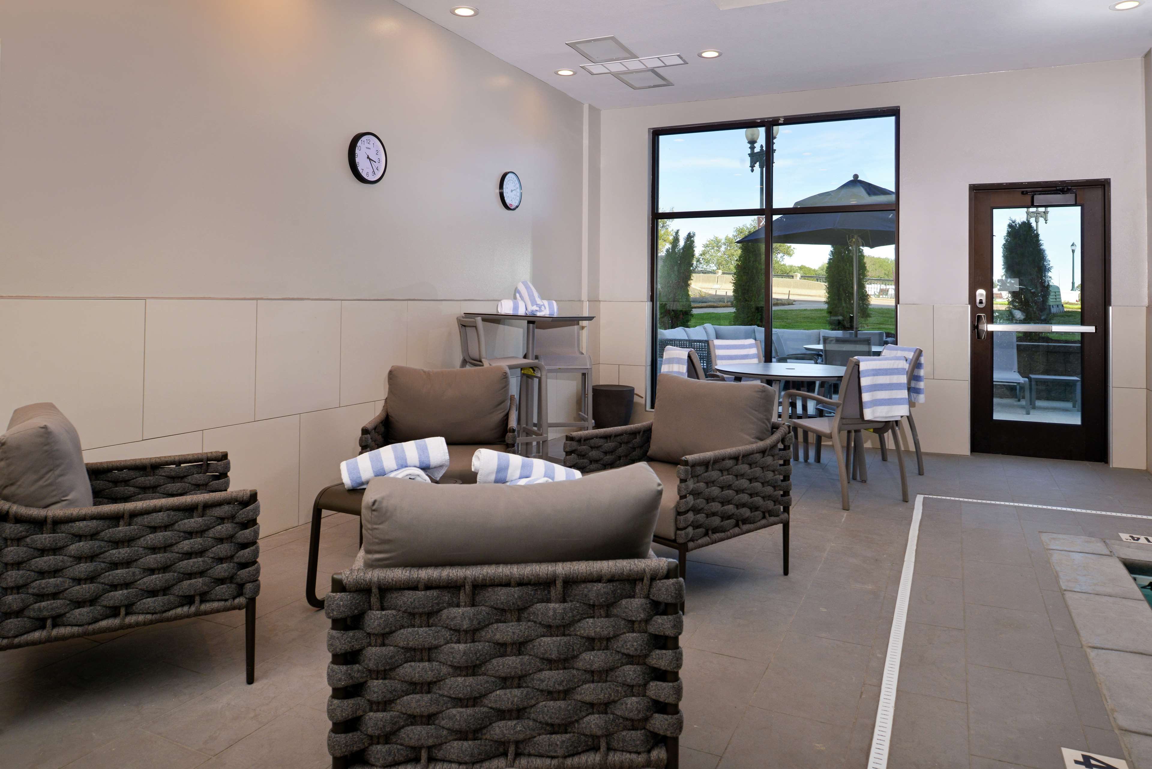 Hampton Inn Cedar Falls Downtown - photo 17
