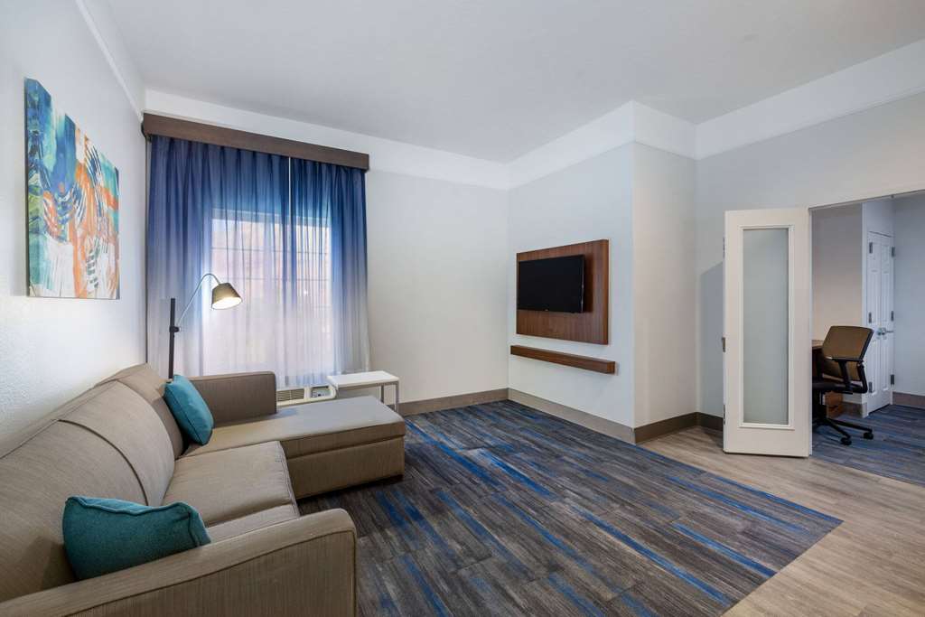 La Quinta Inn & Suites by Wyndham St. George - photo 26