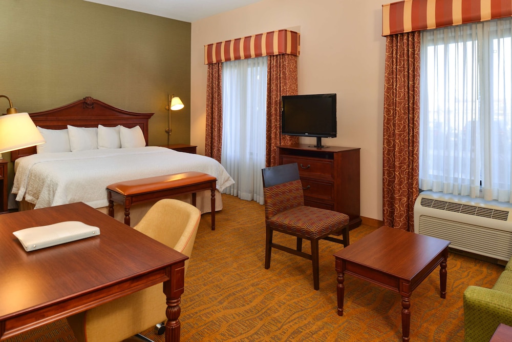 Hampton Inn & Suites Albuquerque Coors Road - photo 16