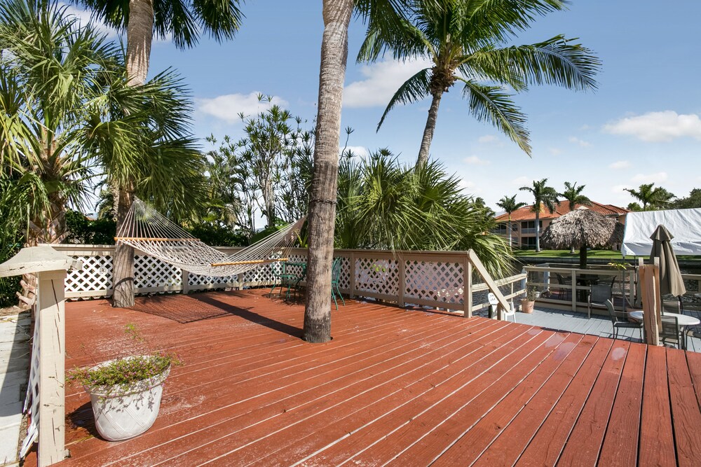 Hideaway Waterfront Resort & Hotel - photo 53