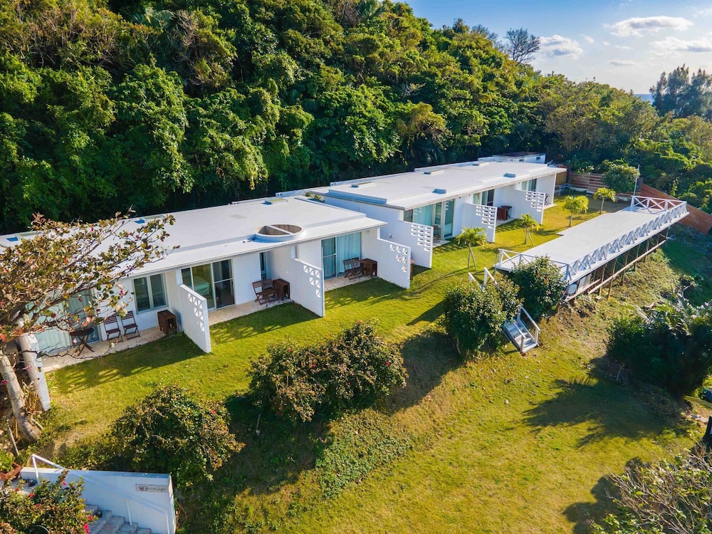 413 Hamahiga Hotel&cafe in Uruma, Japan