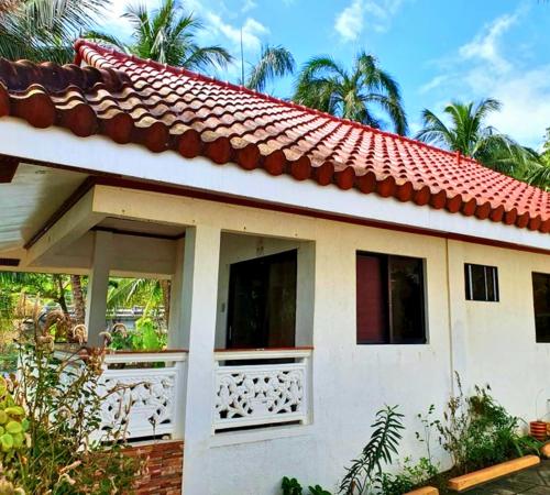 Cottage 2 Appleton Liitle Paradise Beach Resort Restaurant — Real