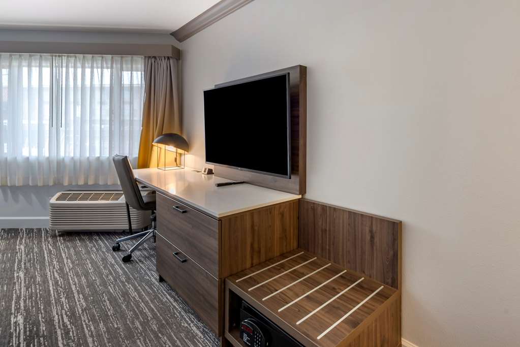 Best Western Premier Denver East - photo 11
