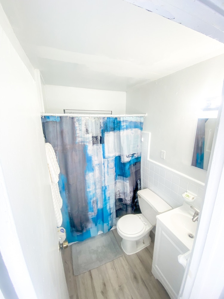 Uptown Inn & Suites - photo 29