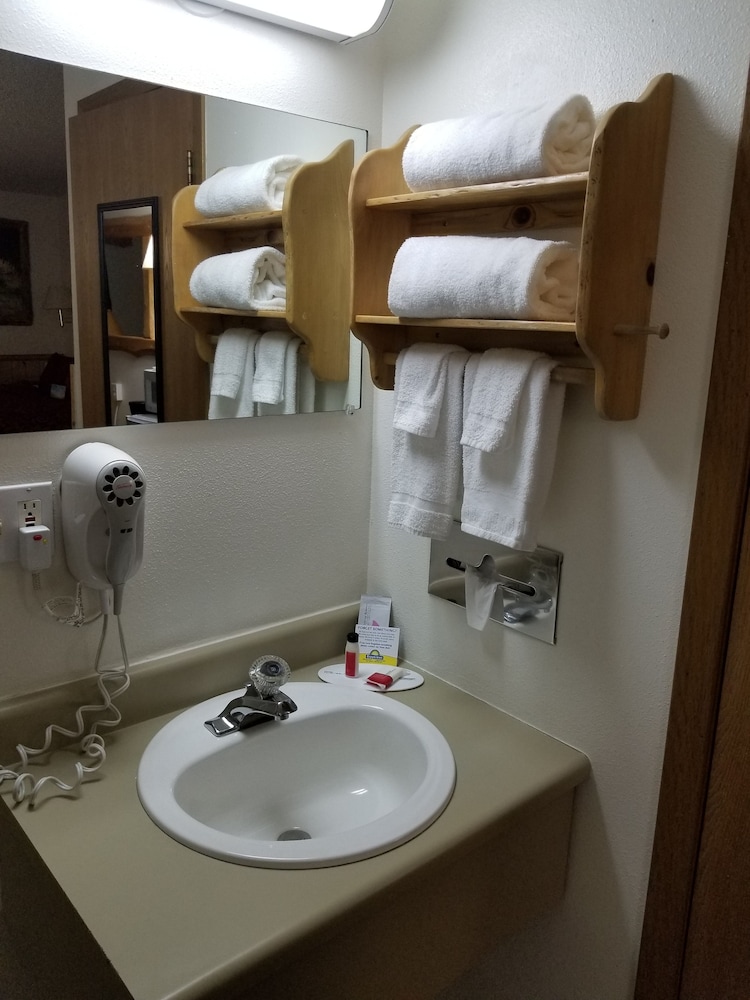Days Inn by Wyndham Sandpoint - photo 24