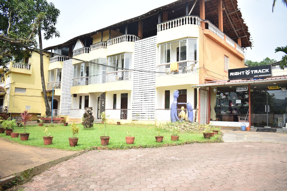 Salotel Near Mae De Deus Church - last minute hotel in Saligao