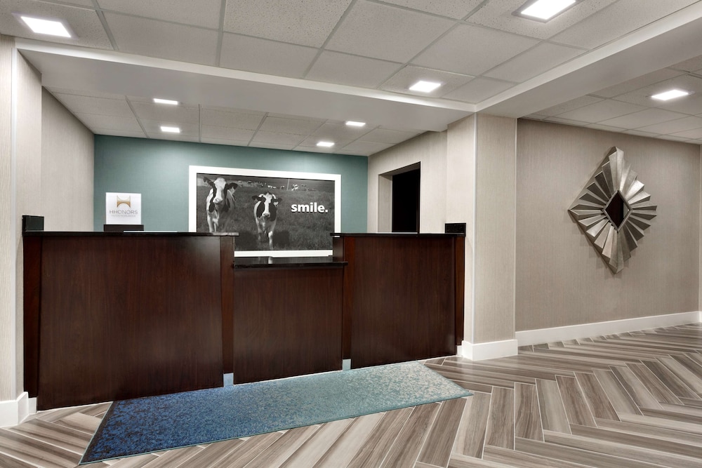 Hampton Inn Waycross - photo 3