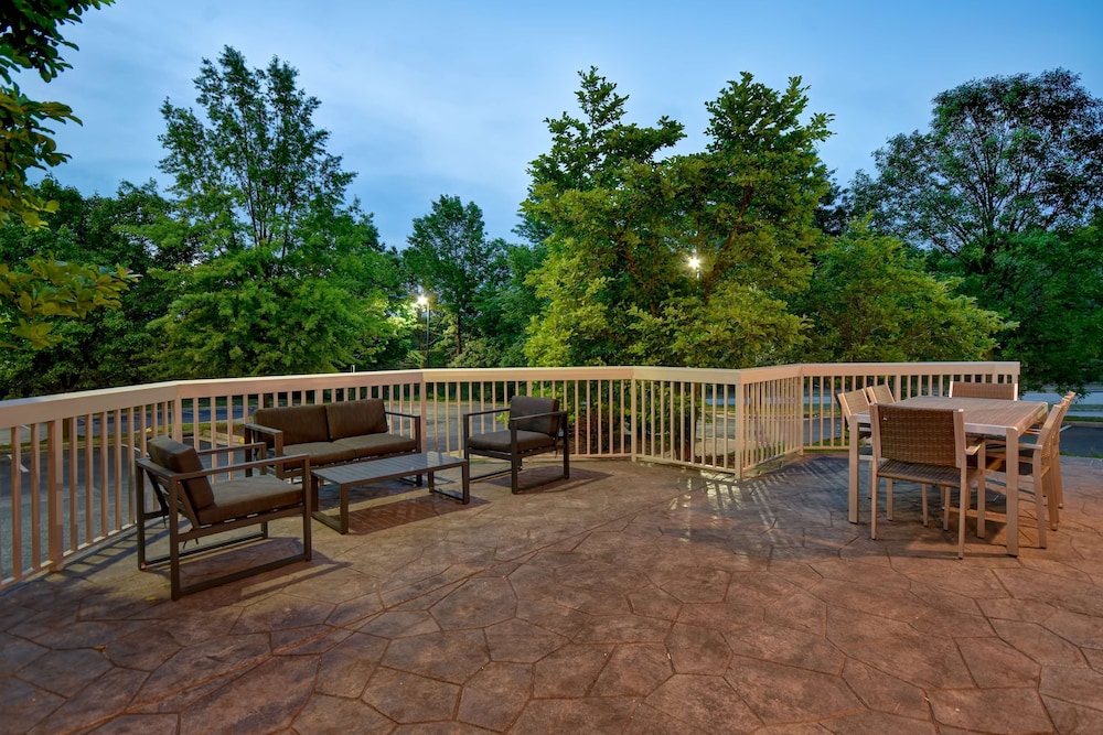 Hampton Inn Potomac Mills Woodbridge - photo 40