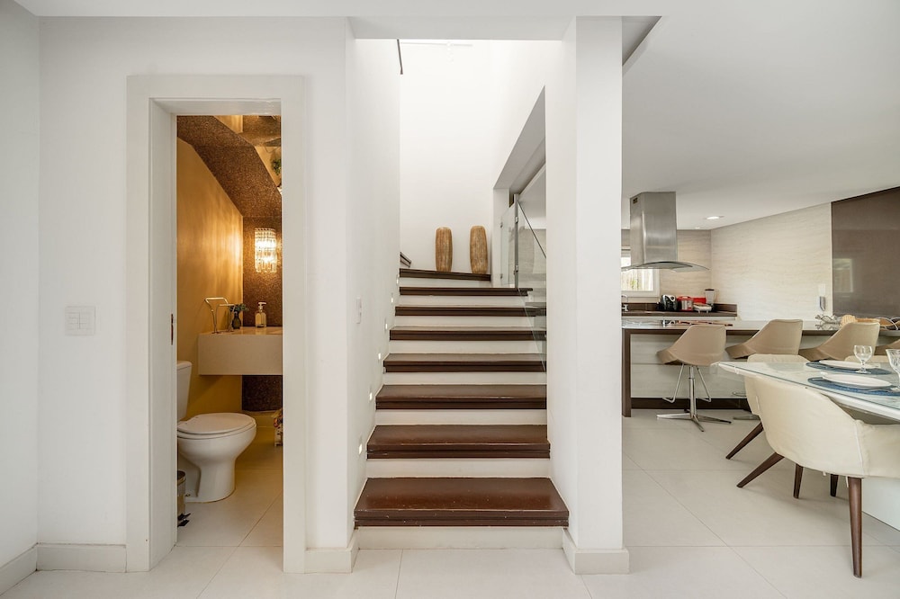 Bz68 Centro Casa piscina priv 6 quartos — 4-Star Luxury Hotel in Armacao De Buzios, Brasil
