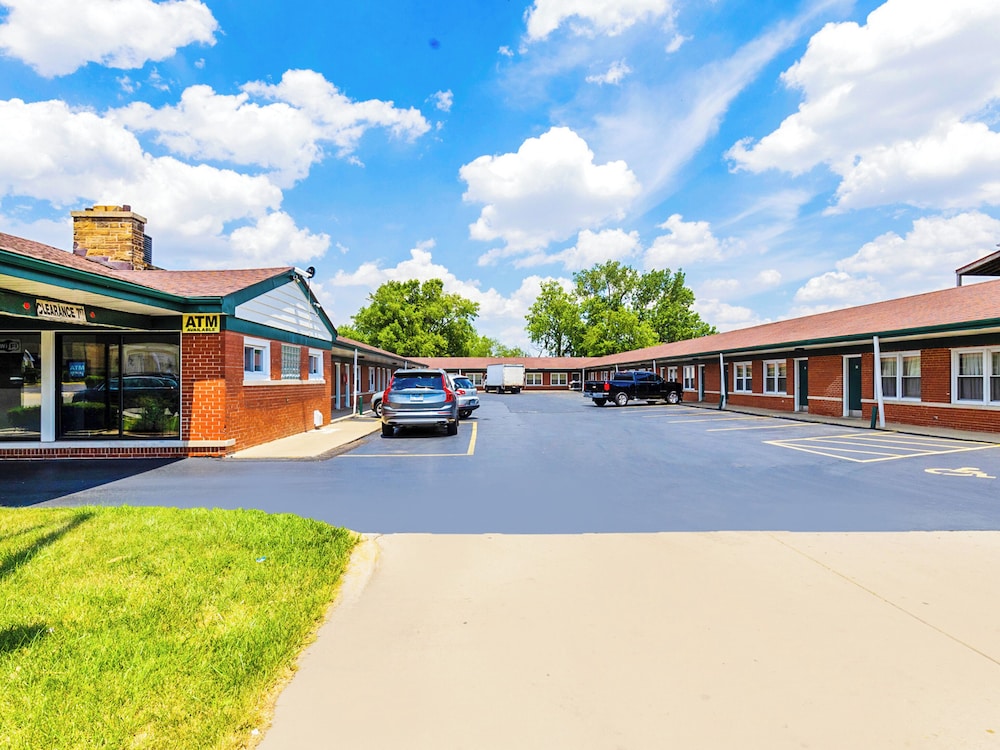 Manor Motel Near Oak Brook Chicago Westchester - photo 3