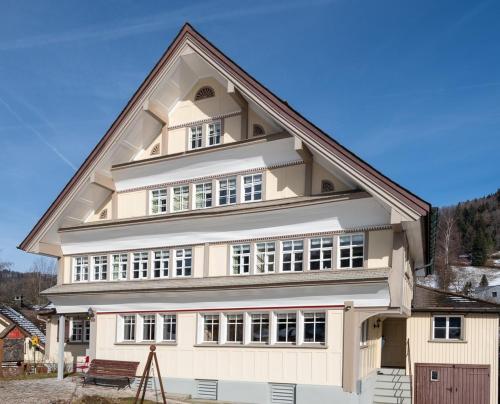 Ferienhaus Lindeli Luxeriös eifach pet-friendly hotel Sankt Peterzell