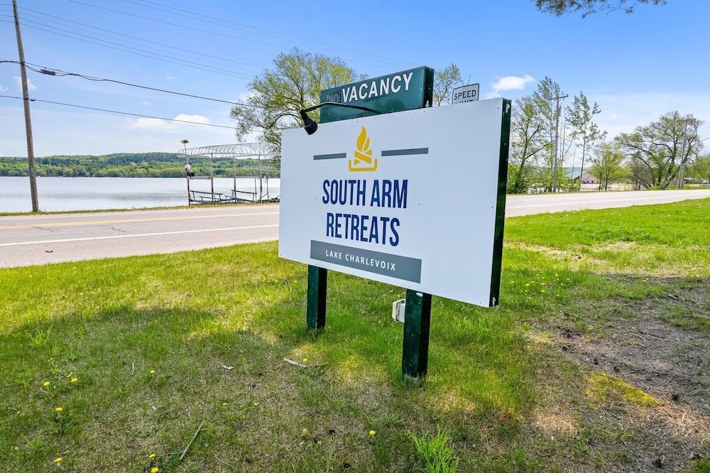 South Arm Retreats Motel Double Room 7 - photo 8
