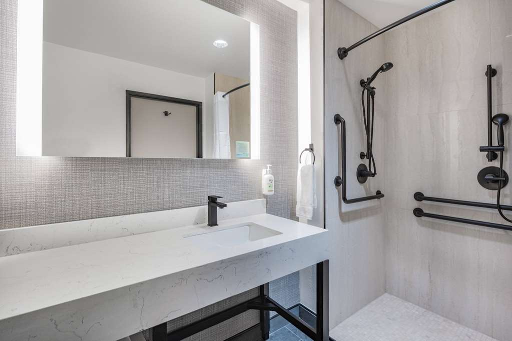 La Quinta Inn & Suites by Wyndham Yucaipa - photo 15
