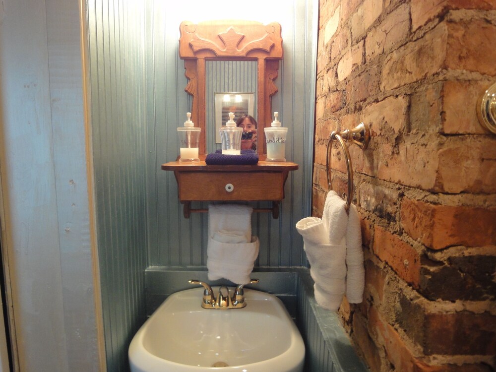 Lake Allatoona Inn - photo 26