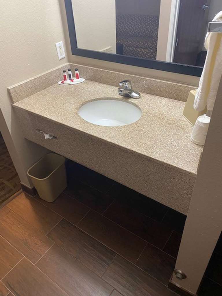 SureStay Hotel by Best Western Alexandria - photo 25