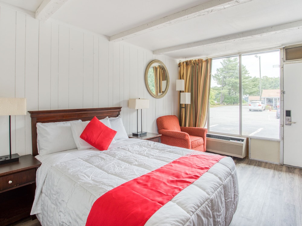 OYO Inn Kernersville - photo 9