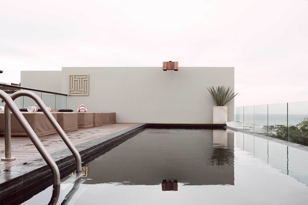 Rooftop pool