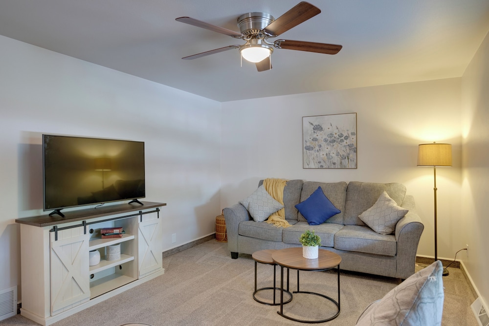 6 Mi to Denver: Wfh friendly Duplex in Wheat Ridge — hotel in Wheat Ridge