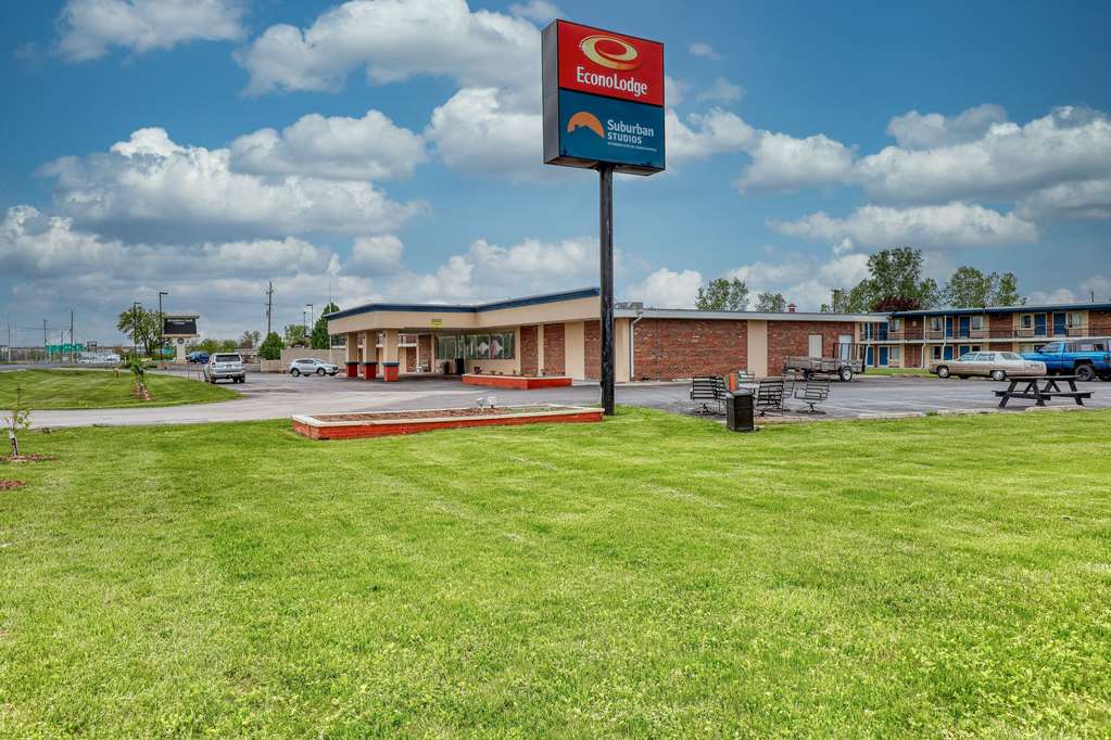 Suburban Studios Neenah - featured photo